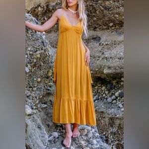 Mustard Sleeveless V-Neck Flounce Hem Maxi
Dress - Cupshe
Sz Small
New with Tags